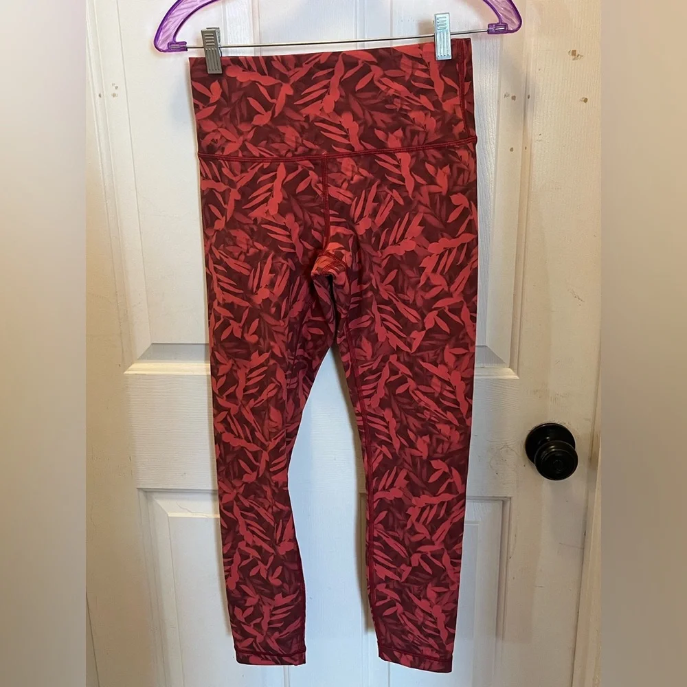 🍋LIKE NEW Lululemon Wunder Under HR 25” - Spray Leaf Fireside Red Multi - Sz 8 - Picture 1 of 12